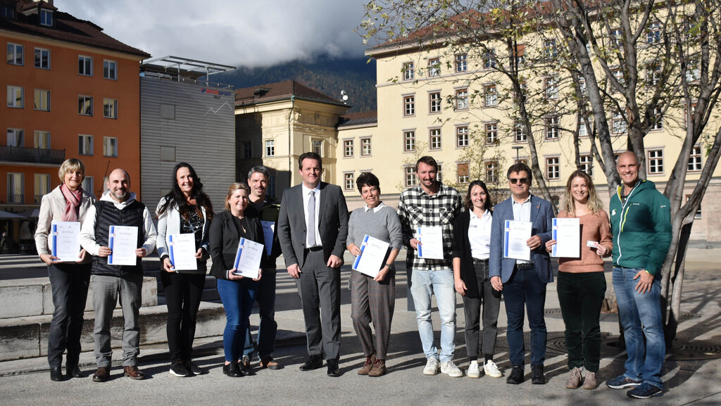©Land Tirol/Knabl - I nove diplomati tirolesi del primo corso per educatori climatici