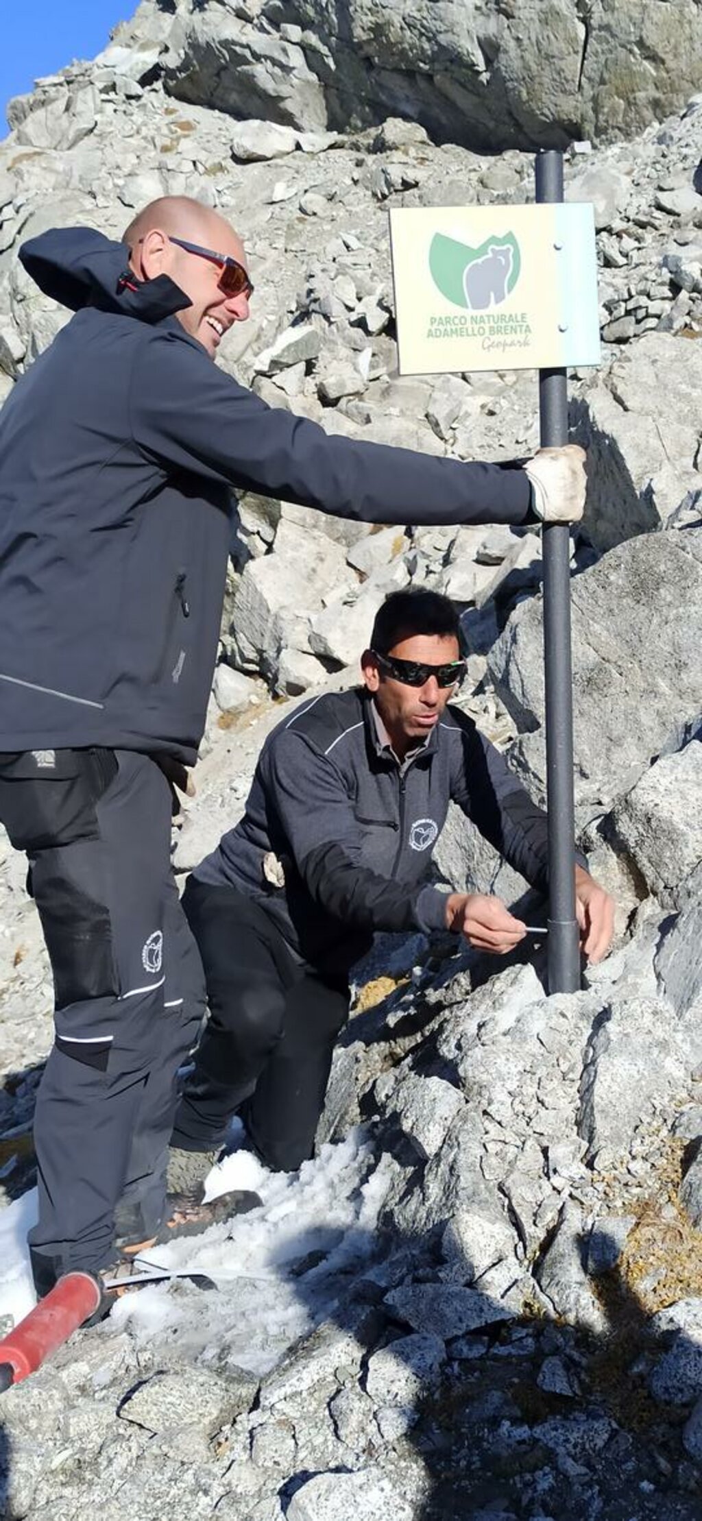 Giuseppe Alberti (Umwelttechnische Stelle des Naturparks Adamello-Brenta PNAB): Pressestelle der Autonomen Provinz Trient und PNAB.