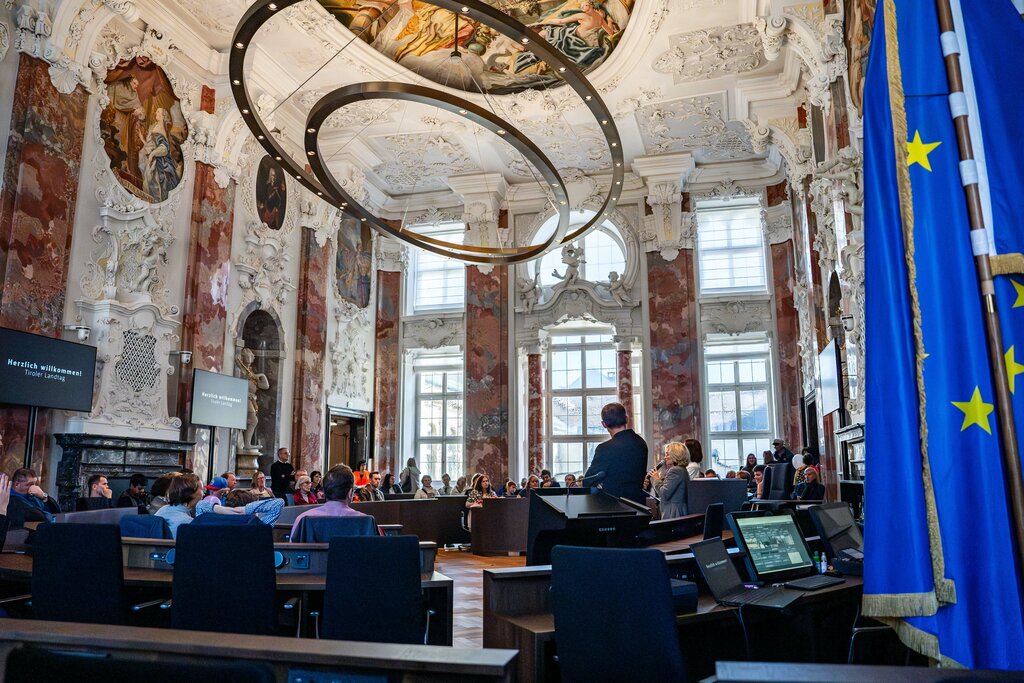 Land Tirol/Christanell - Der Sitzungssaal des Tiroler Landtags konnte auch besucht werden.