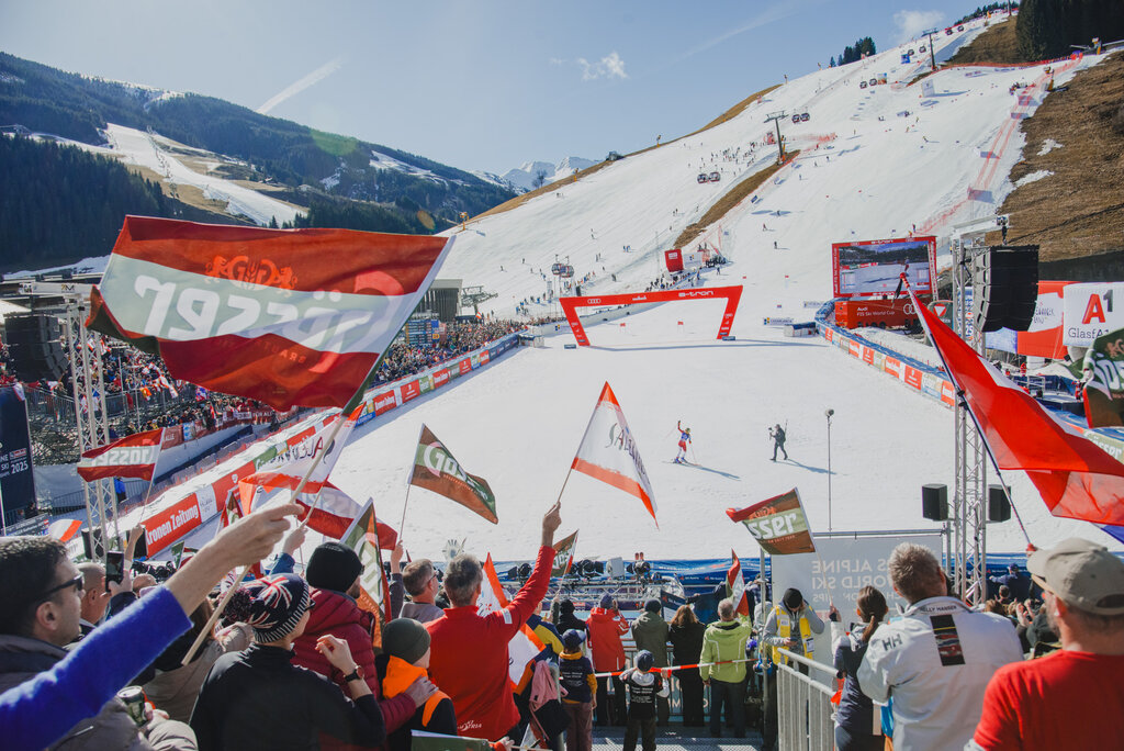 saalbach.com - Der Auftakt für das Ski Weltcupfinale am Zwölferkogel in Hinterglemm ist gleichzeitig die Generalprobe für die Ski-WM 2025. 16.03.2024