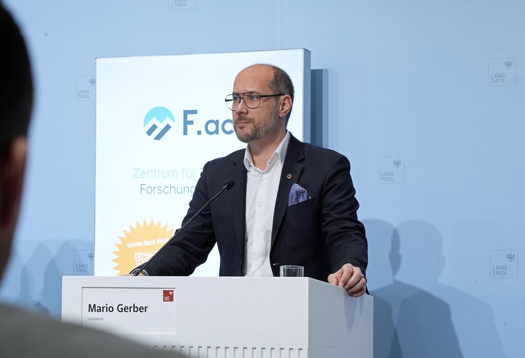 © Land Tirol/Hörmann - Assessore Mario Gerber: "Stiamo creando una piattaforma che fornisce una visione chiara dei dati sul turismo".