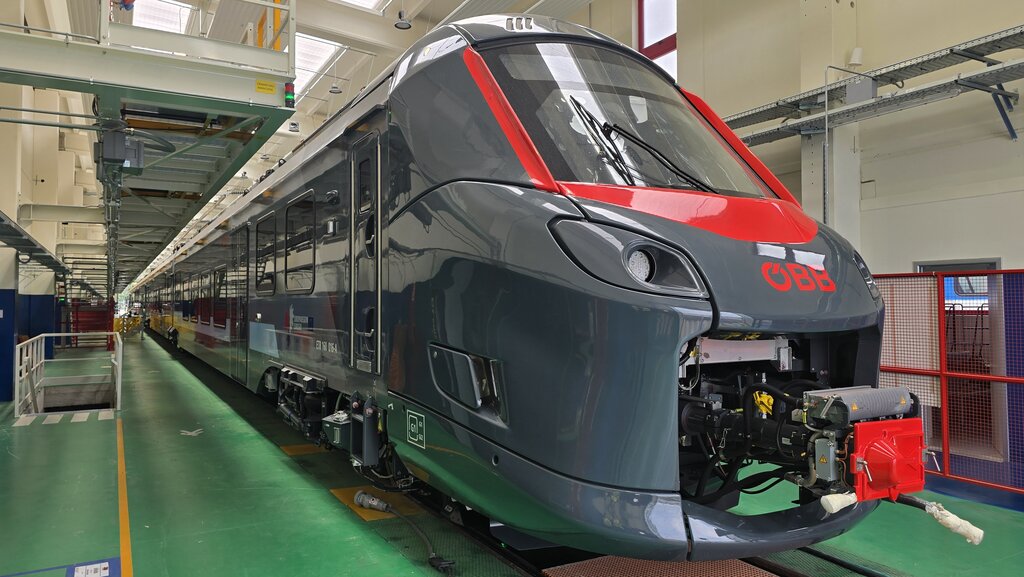 Land Tirol/Scheirer - Die von Alstom gebauten Züge können mit den unterschiedlichen Bahnstromsystemen in Österreich und Italien fahren.