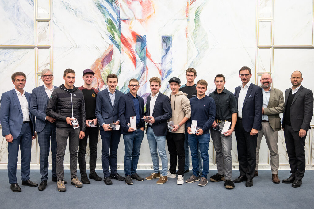 Insgesamt zehn Lehrlinge wurden für ihren Erfolg bei bundesweiten Lehrlingswettbewerben im Landhaus in Bregenz gewürdigt.