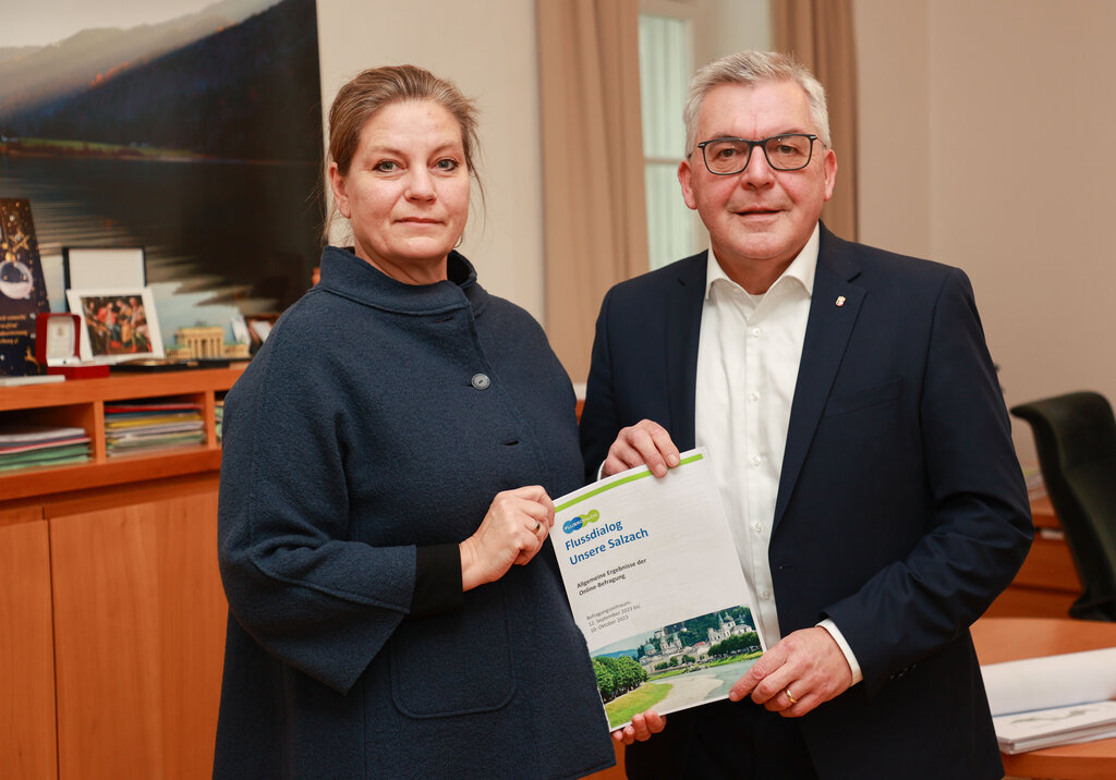 Land Salzburg/Franz Neumayr - Landesrat Josef Schwaiger mit Sektionschefin Monika Mörth;