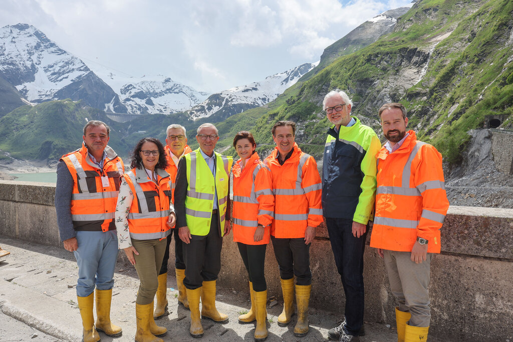 Land Salzburg / Franz Neumayr - LR Christian Pewny, LRin Daniela Gutschi, LR Josef Schwaiger, LH Wilfried Haslauer, LH-Stv.in Marlene Svazek, LR Martin Zauner, Michael Strugl (Vorstandvorsitzender Verbund AG), LH-Stv. Stefan Schnöll