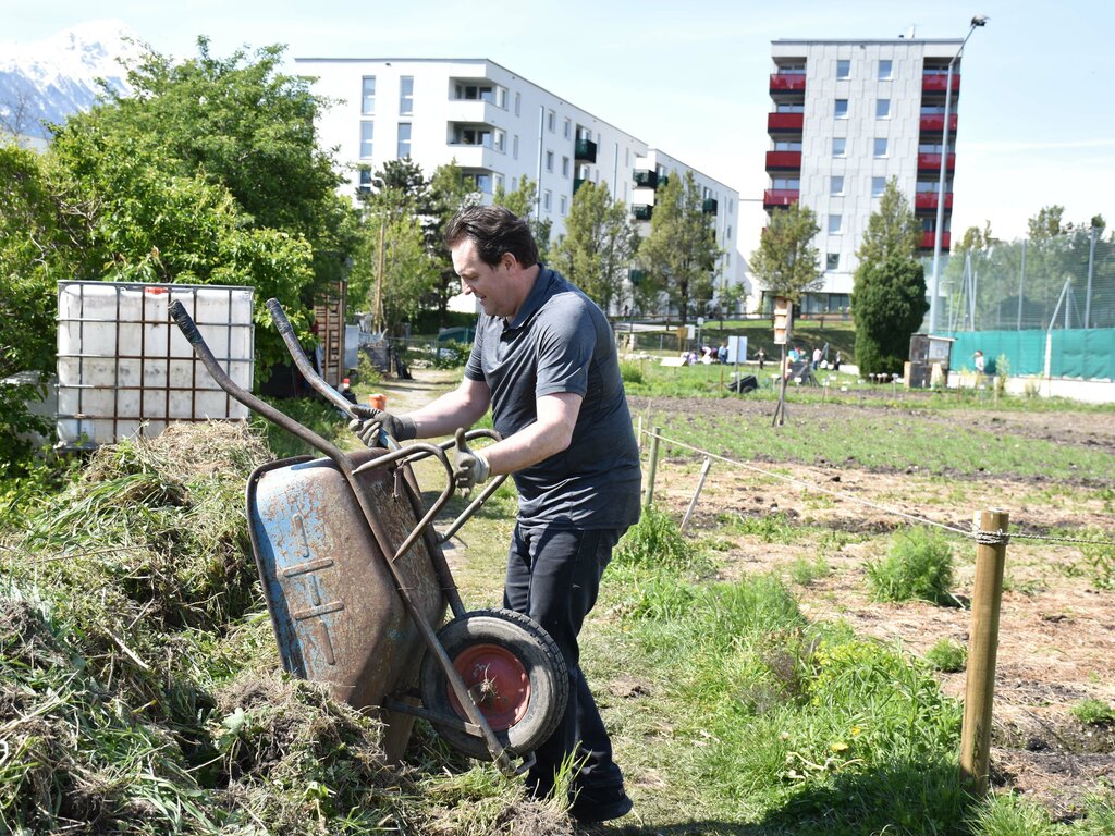 © Land Tirol/Knabl - Der „Weltacker“ stellt eine Möglichkeit dar, sich mit Themen wie Ernährungssicherung und Ressourcenschonung zu beschäftigen.