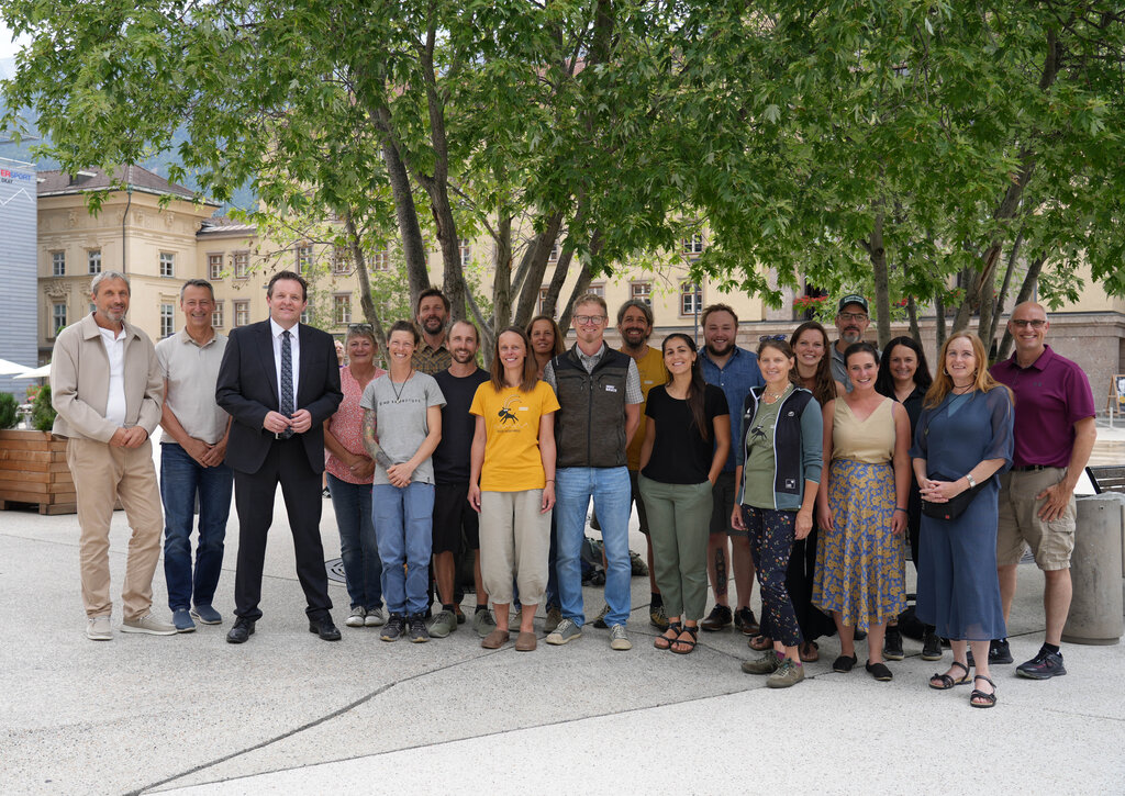 Land Tirol/Knabl - Prima dell'esame, i partecipanti al corso hanno incontrato René Zumtobel, assessore alla tutela della natura. 