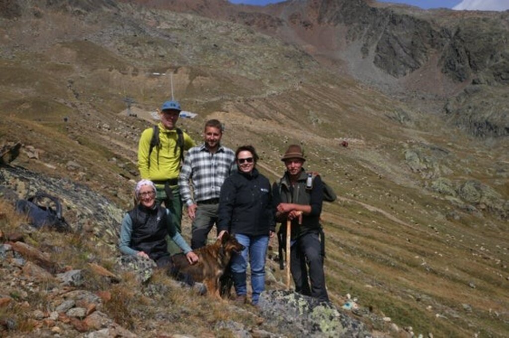 Studio Tabula/Giulia Faccin - Elisabeth Berger (UNESCO Welterbe), Leo Hilpold (Direktor Landesamt Natur), Manuel Gurschler (Obmann Agrar), Marcella Morandini (UNESCO-Sonderbeauftrage Südtirol), Hirte Markus Götsch