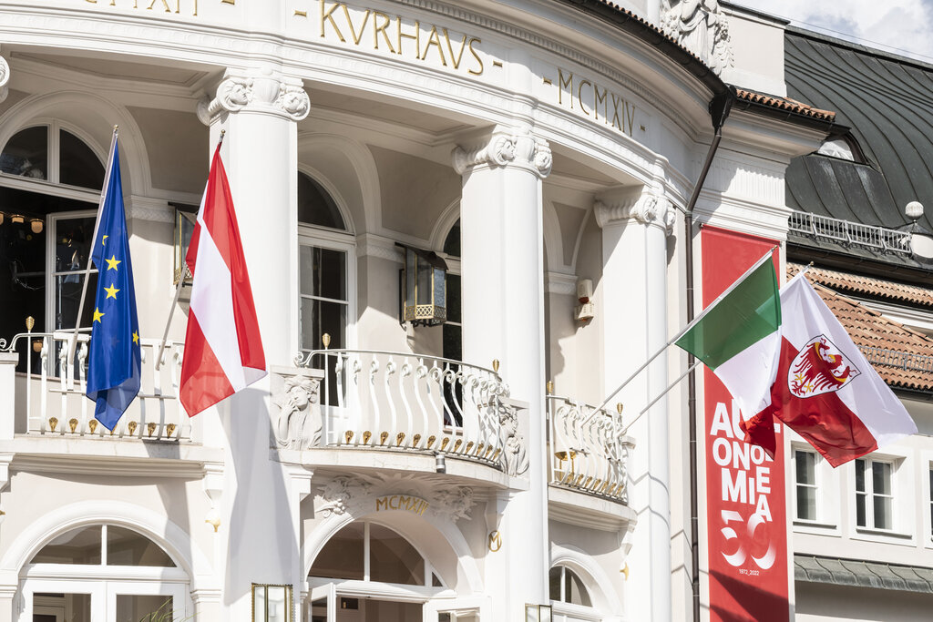 Festveranstaltung zum "Tag der Autonomie" im Kurhaus von Meran 