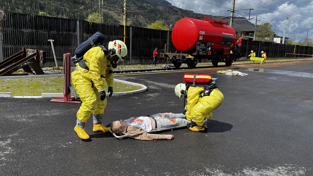 Internationale Großübung AIFER Salzburg, Katastrophenschutz Land Salzburg, Einsatzorganisationen Salzburg, Bayern und Tirol und Bundesheer üben verschiedene Szenarien in Seekirchen, Oberndorf, Laufen, Kuchl und Stadt Salzburg unterstützt durch KI 