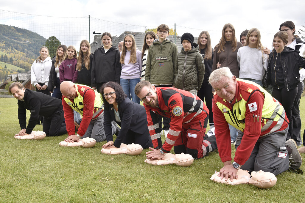 Land Salzburg/Franz Neumayr - Aktion „Kids Save Lives“