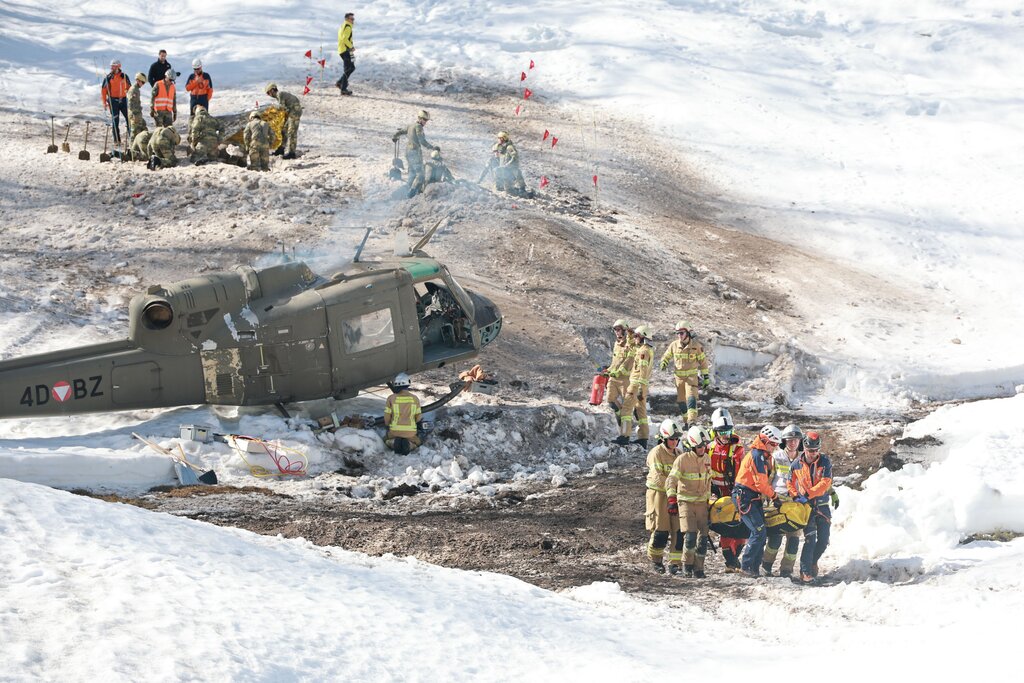 Land Salzburg/Franz Neumayr - Zahlreiche Einsatzkräfte arbeiteten bei der Realübung in Hochfilzen Schulter an Schulter zusammen