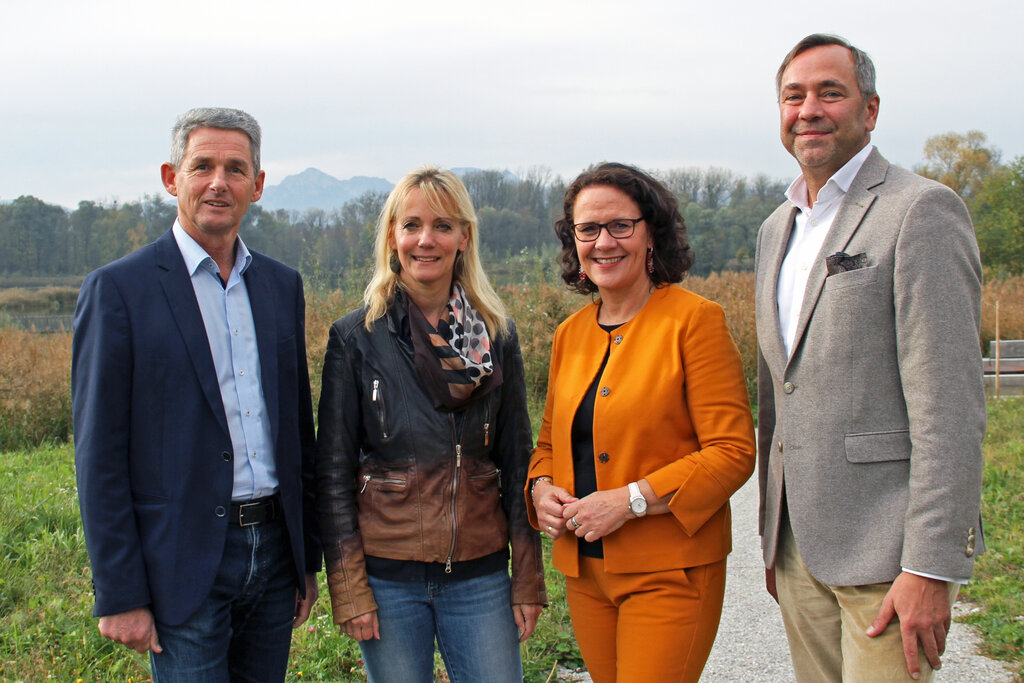 Naturpark Salzachauen, Antheringer Au, Weitwörther Au, Erweiterung auf acht Quadratkilometer, LR Daniela Gutschi mit den BM der Anrainergemeinden Johann Mühlbacher (Anthering), Waltraud Brandstetter (Nussdorf) und Robert Bukovc (Bergheim).